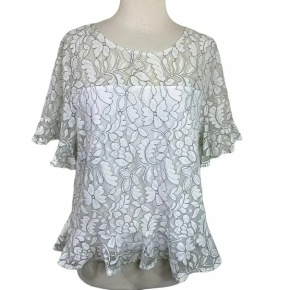 Heartloom‎ L white/black lace top with ruffle hem - Picture 5 of 6
